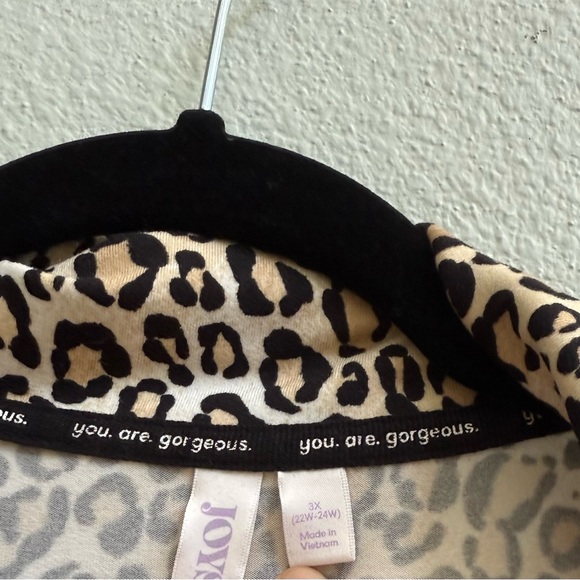 Women's 3X Leopard Print Pajama Set button up short sleeve cropped bottoms EUC - Picture 8 of 12